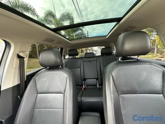 2020 Volkswagen Tiguan — foto 7 / 17