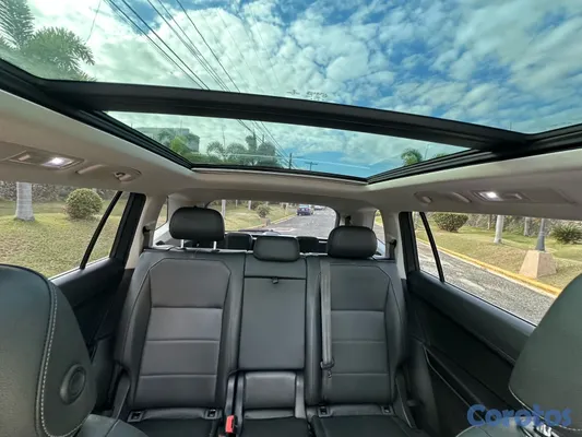 2020 Volkswagen Tiguan — foto 11 / 17