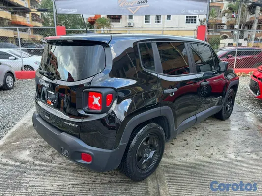 2019 Jeep Renegade — foto 6 / 10