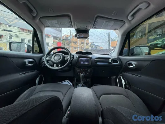 2019 Jeep Renegade — foto 8 / 10