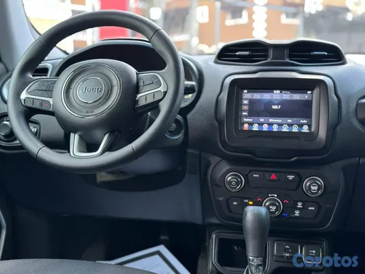 2019 Jeep Renegade — foto 9 / 10