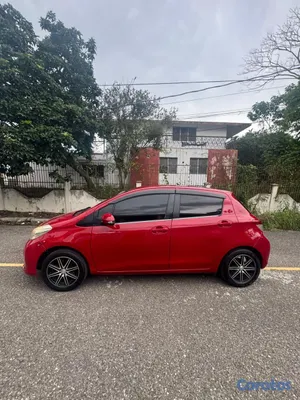 2012 Toyota Vitz — foto 4 / 10