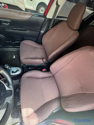 2012 Toyota Vitz — foto 7 / 10