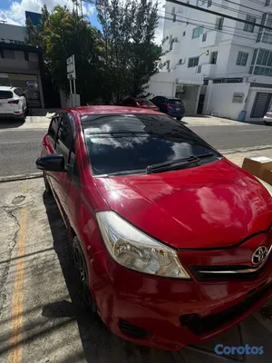 2012 Toyota Vitz — foto 9 / 10