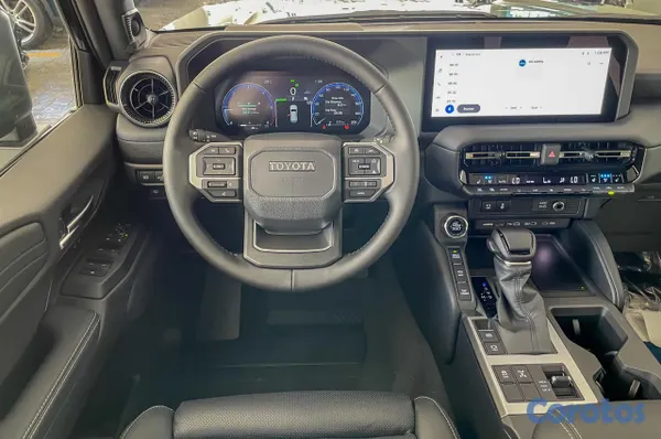 2026 Toyota Land Cruiser Prado — foto 8 / 11