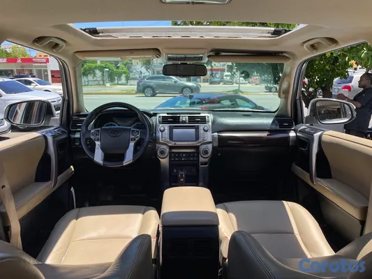 2014 Toyota 4 Runner — foto 4 / 10