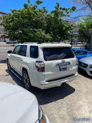 2014 Toyota 4 Runner — foto 7 / 10