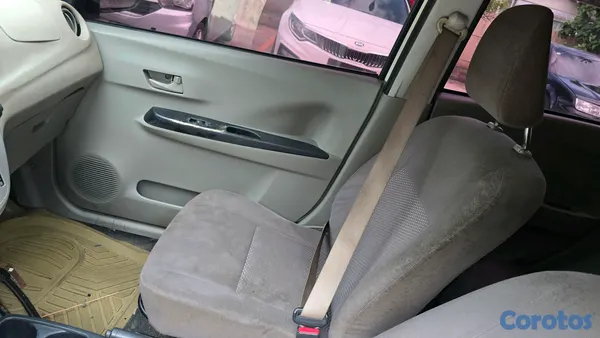 2014 Daihatsu Mira — foto 10 / 11