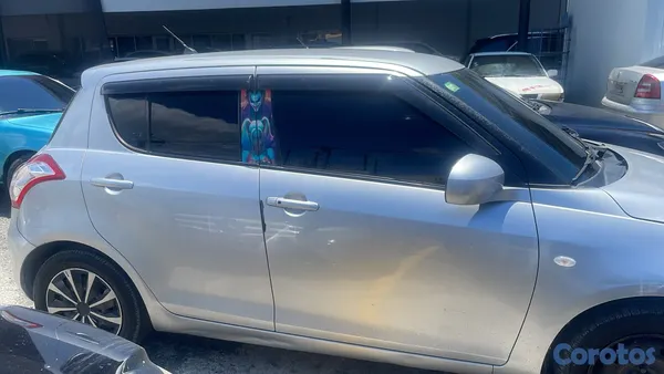 2016 Suzuki Swift — foto 5 / 18