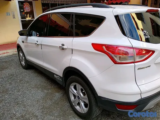 2016 Ford Escape — foto 5 / 15