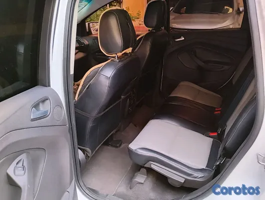 2016 Ford Escape — foto 13 / 15