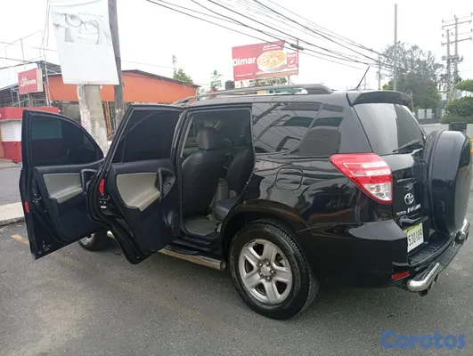 2010 Toyota Rav-4 — foto 3 / 6