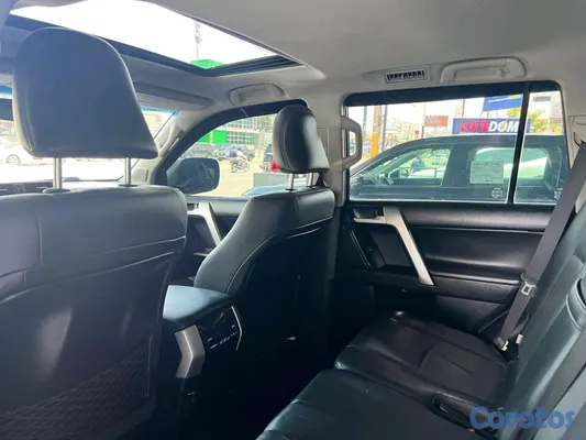 2019 Toyota Land Cruiser Prado — foto 7 / 17