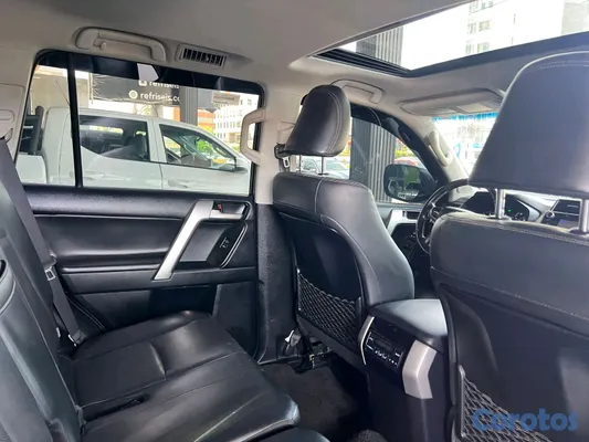 2019 Toyota Land Cruiser Prado — foto 8 / 17