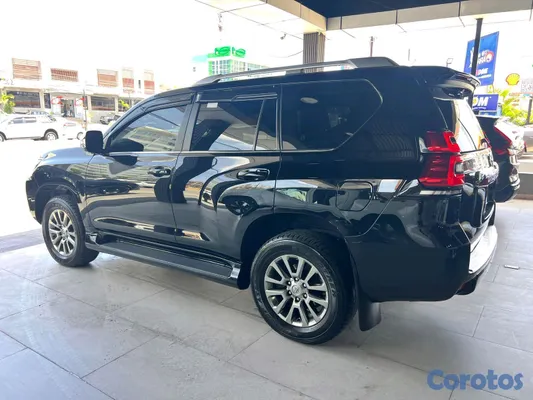 2019 Toyota Land Cruiser Prado — foto 9 / 17