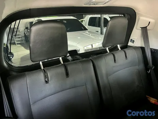 2019 Toyota Land Cruiser Prado — foto 11 / 17