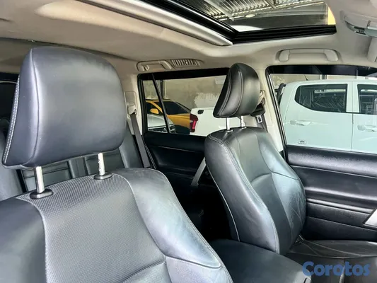 2019 Toyota Land Cruiser Prado — foto 12 / 17