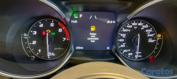 2023 Alfa Romeo Stelvio — foto 10 / 12