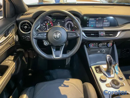 2023 Alfa Romeo Stelvio — foto 11 / 12