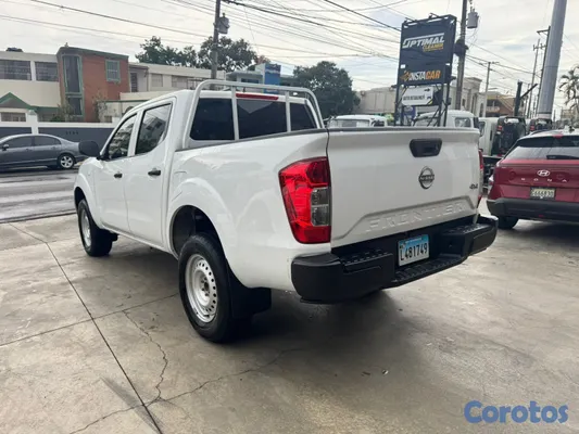 2024 Nissan Frontier — foto 8 / 8