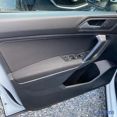 2020 Volkswagen Tiguan — foto 2 / 10