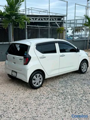 2019 Daihatsu Mira — foto 2 / 8