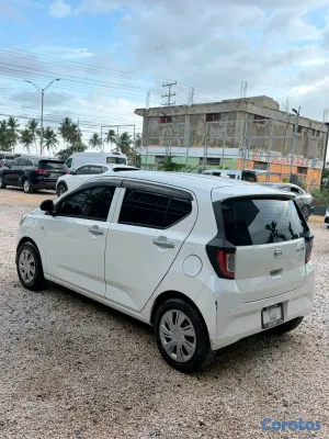 2019 Daihatsu Mira — foto 4 / 8