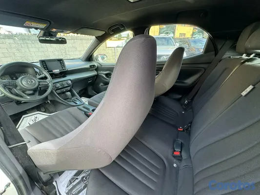 2022 Toyota Yaris — foto 7 / 9