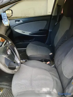 2012 Hyundai Accent — foto 5 / 20