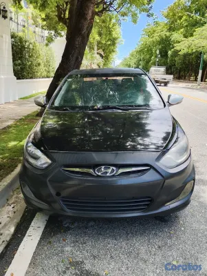 2012 Hyundai Accent — foto 12 / 20