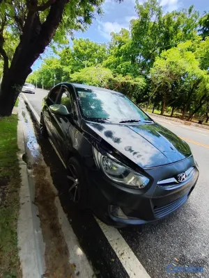 2012 Hyundai Accent — foto 13 / 20