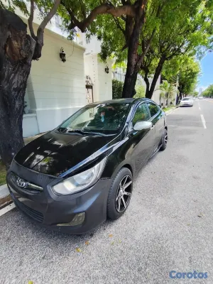 2012 Hyundai Accent — foto 15 / 20