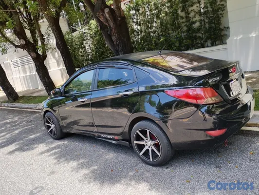 2012 Hyundai Accent — foto 16 / 20
