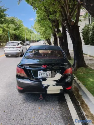 2012 Hyundai Accent — foto 17 / 20