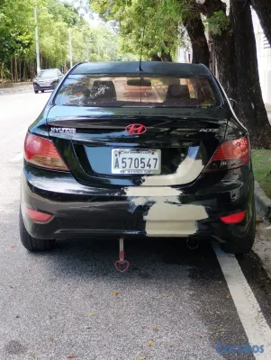 2012 Hyundai Accent — foto 19 / 20