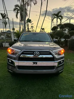 2022 Toyota 4 Runner — foto 2 / 9