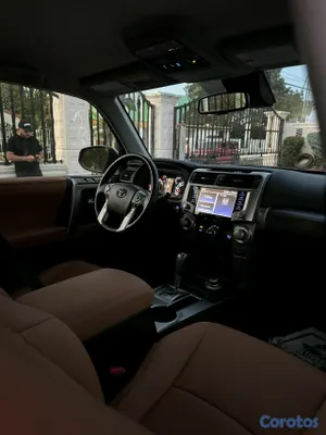2022 Toyota 4 Runner — foto 6 / 9