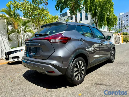 2021 Nissan Kicks — foto 4 / 7