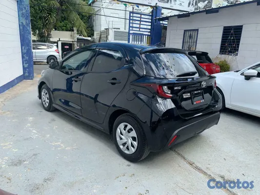2020 Toyota Yaris — foto 3 / 8