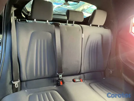 2020 Toyota Yaris — foto 8 / 8