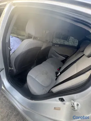 2012 Hyundai Accent — foto 2 / 18