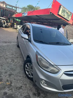 2012 Hyundai Accent — foto 8 / 18