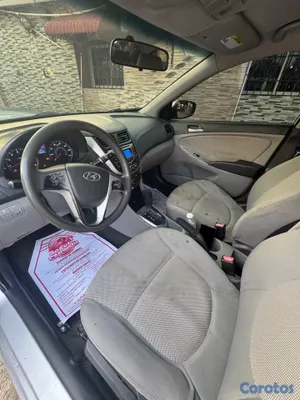 2012 Hyundai Accent — foto 9 / 18