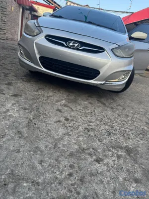 2012 Hyundai Accent — foto 16 / 18
