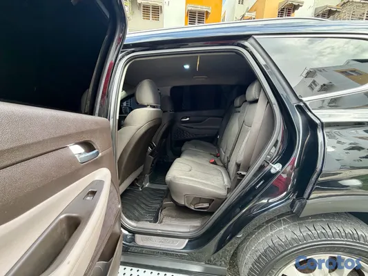 2019 Hyundai Santa Fe — foto 5 / 9