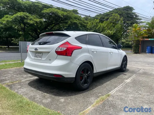 2012 Ford Focus — foto 3 / 6