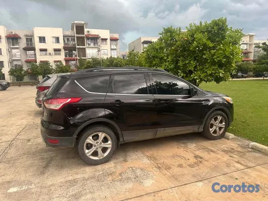 2013 Ford Escape — foto 4 / 5