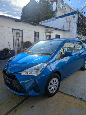 2020 Toyota Vitz — foto 2 / 10