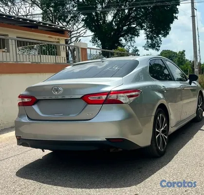 2020 Toyota Camry — foto 7 / 16
