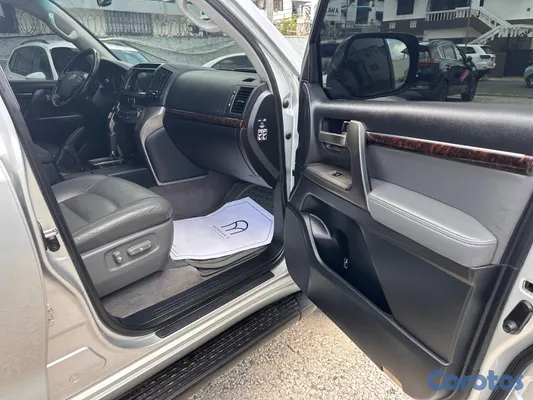2008 Toyota Land Cruiser — foto 8 / 10